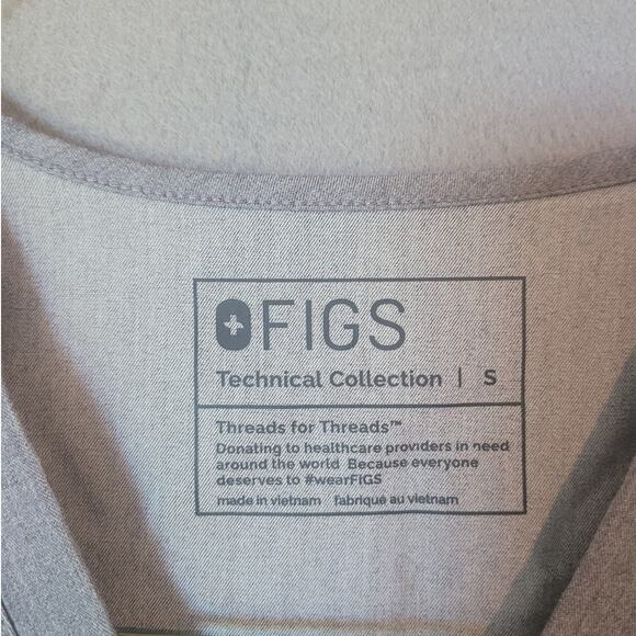 FIGS Scrub Top Women’s S Gray Catarina Graphite – One-Pocket Technical | EUC - Picture 3 of 5
